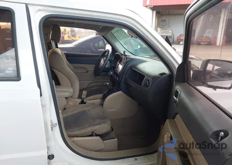 2010 Jeep Patriot Sport from USA, damaged, VIN 1J4NT2GB1AD516114